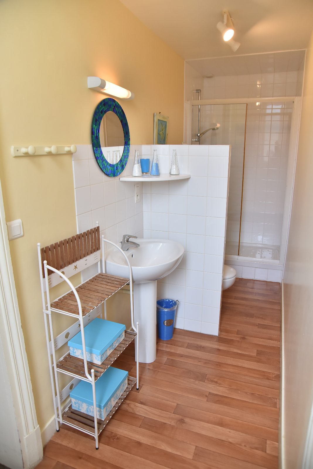 Salle de bain 1er etage wc douche